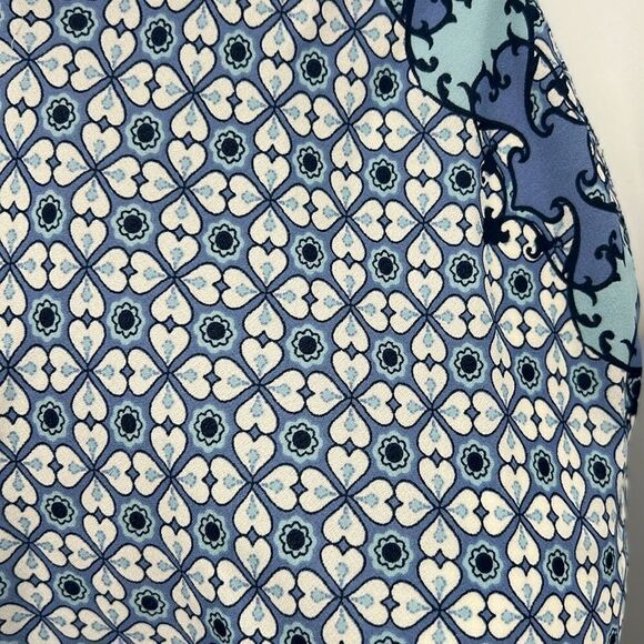 Max Studio large halter handkerchief cut top - Picture 2 of 4